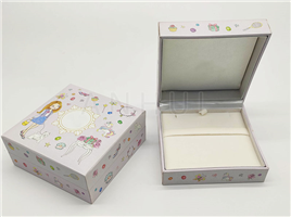 Jewelry box
